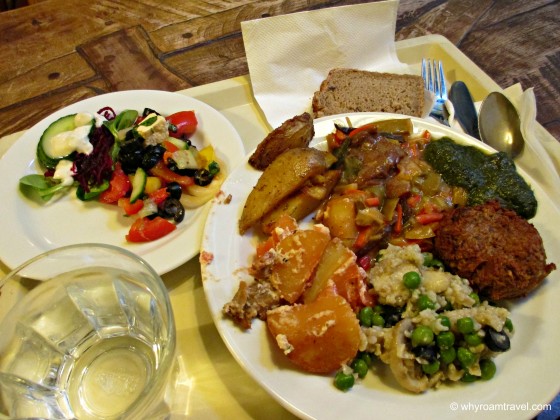 Country Life in Prague - Vegetarian Restaurants in Prague | whyroamtravel.com
